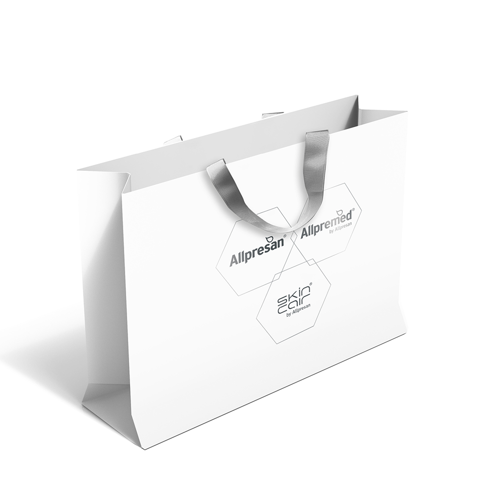 Papiertasche mit Silberprägung, für den Einkauf Ihrer Kunden.